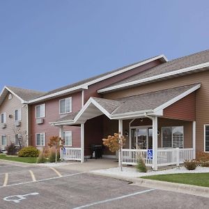 Paynesville Inn & Suites